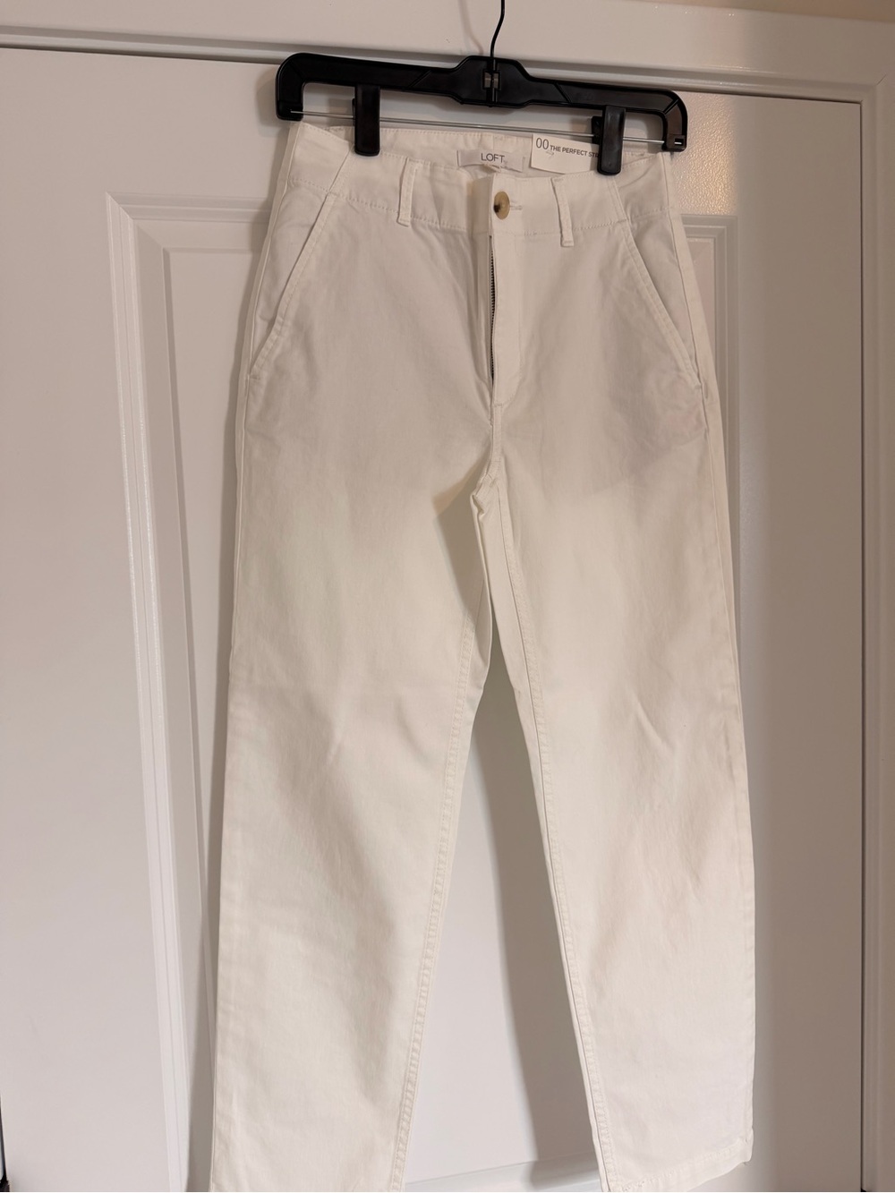 NWT LOFT The Perfect Straight White Straight Leg Chino Pants (Size 00)